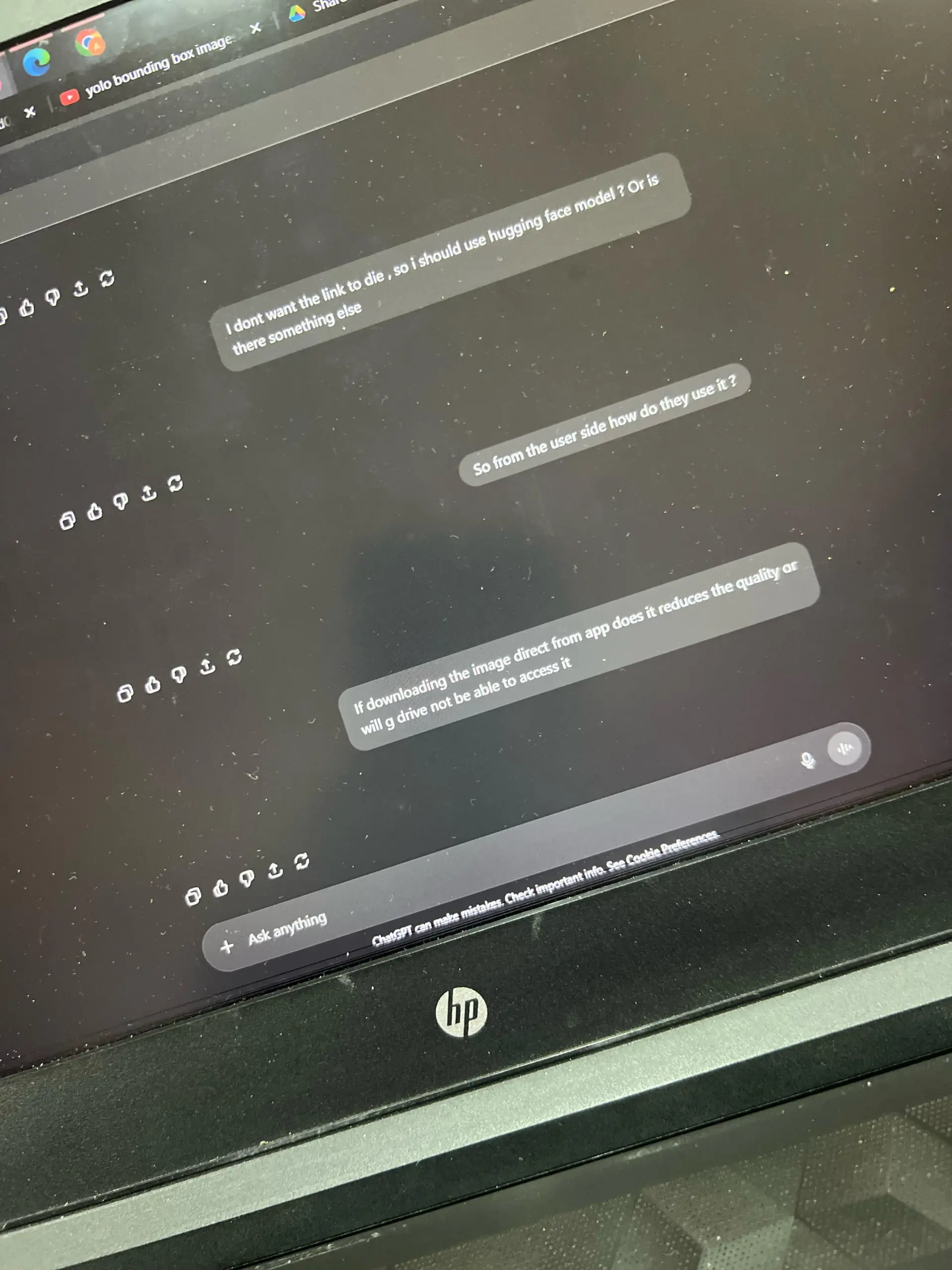AI平台可靠性与隐私担忧