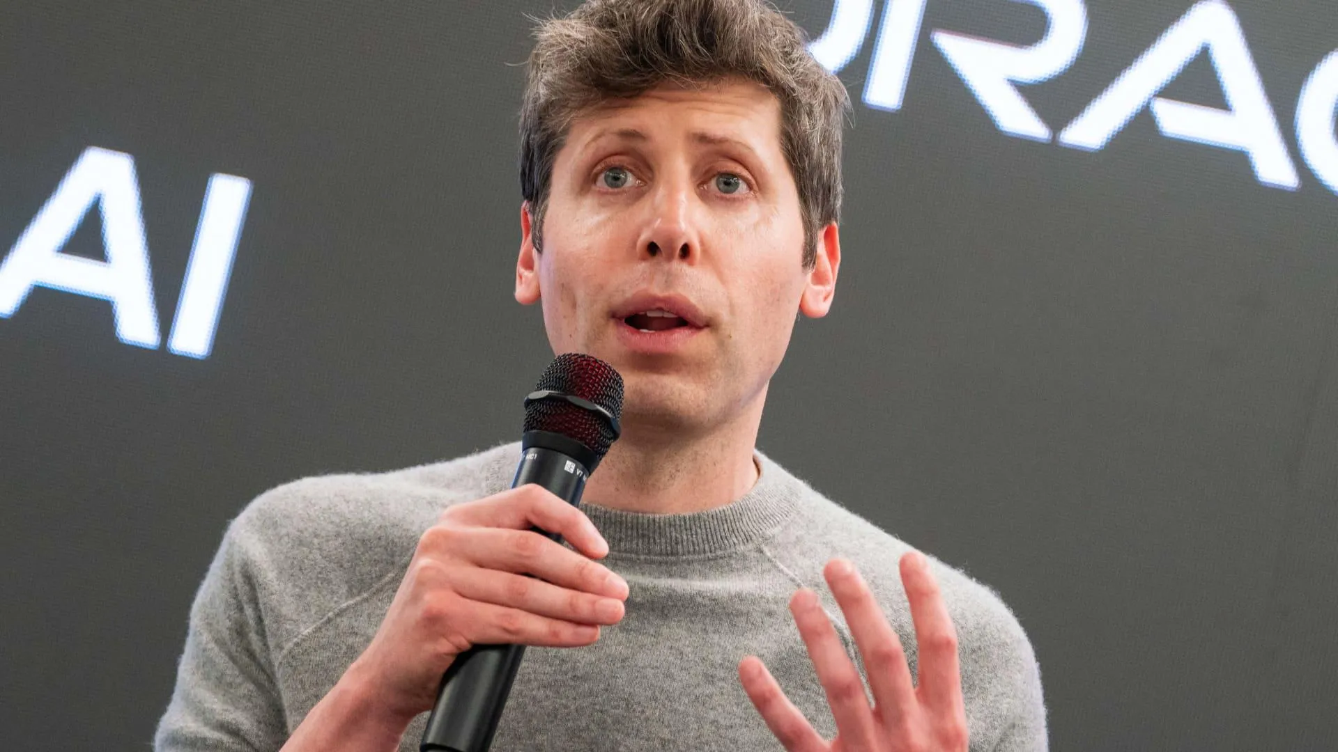 OpenAI能源消耗预测引发担忧:AI发展与基础设施瓶颈