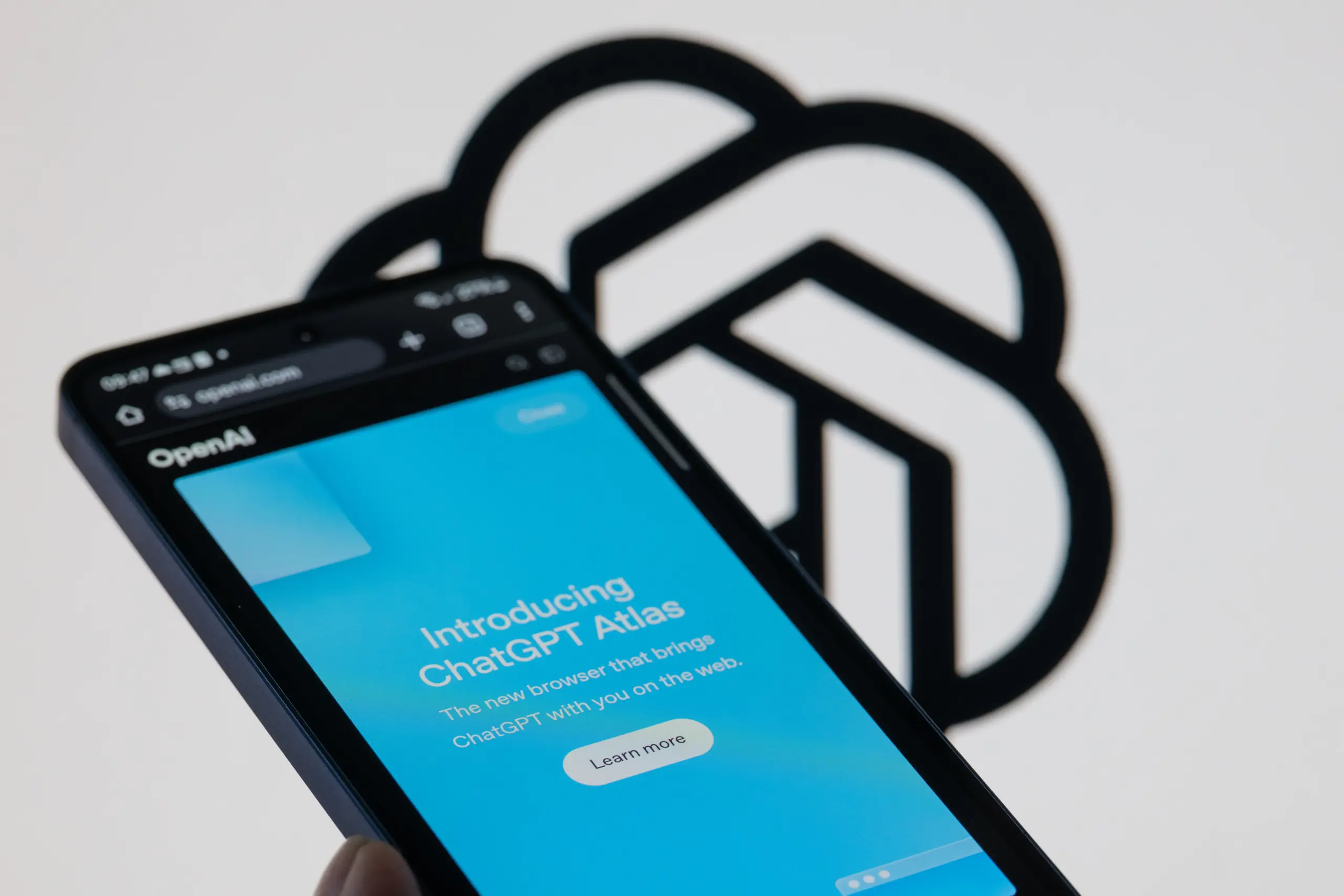 OpenAI Atlas浏览器:功能平庸,意在数据收集