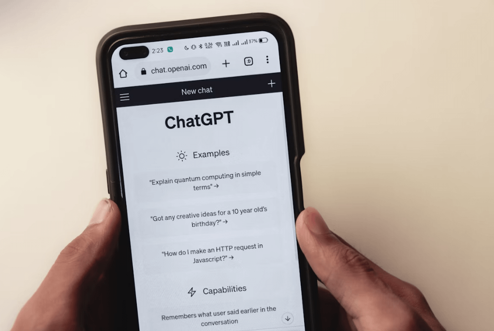 Research on AI Chatbot 'Flattery' Behavior