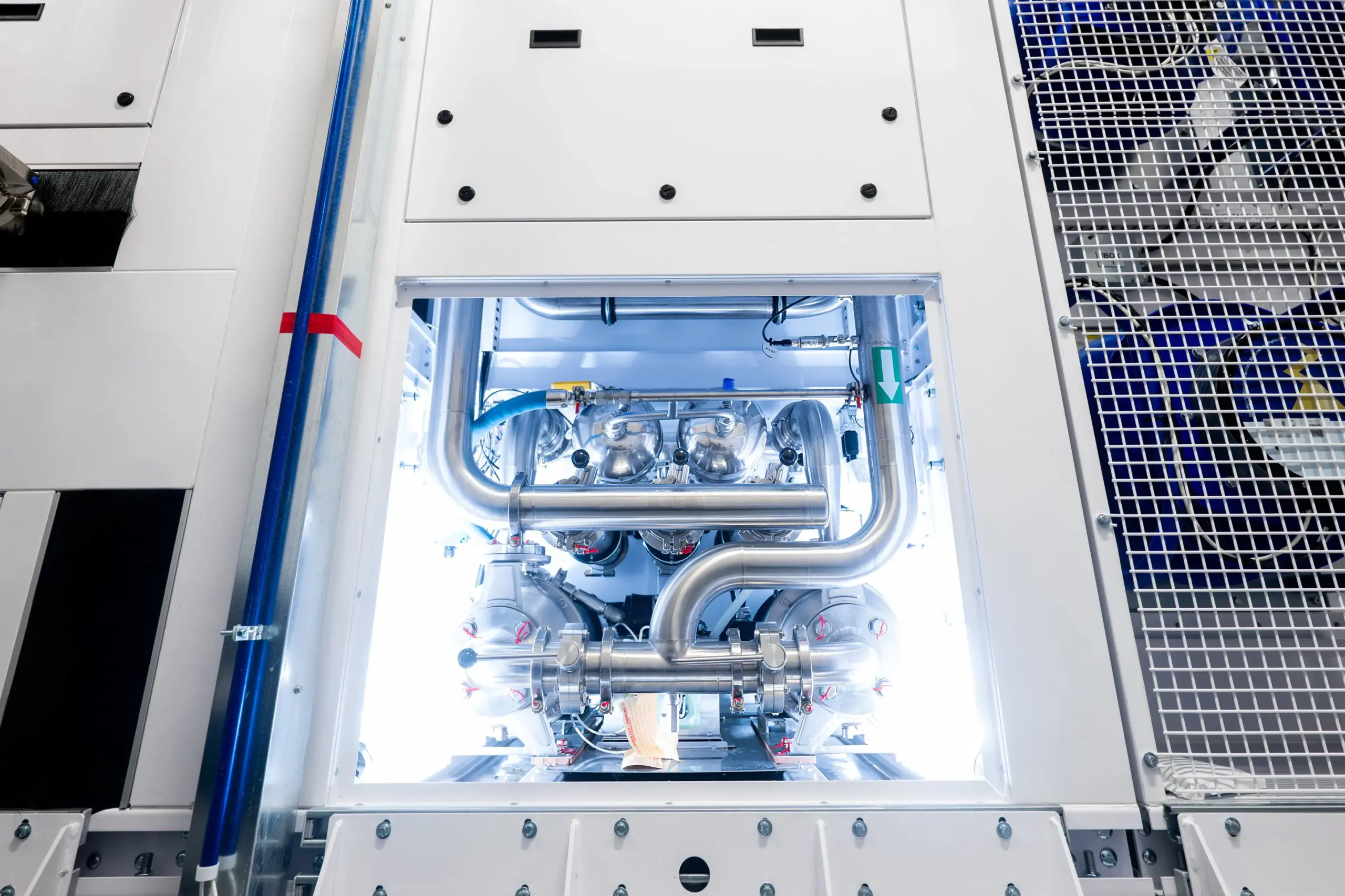 AI 인프라 및 최첨단 연구: AWS 냉각, 확산형 LLM 및 다국어 아키텍처