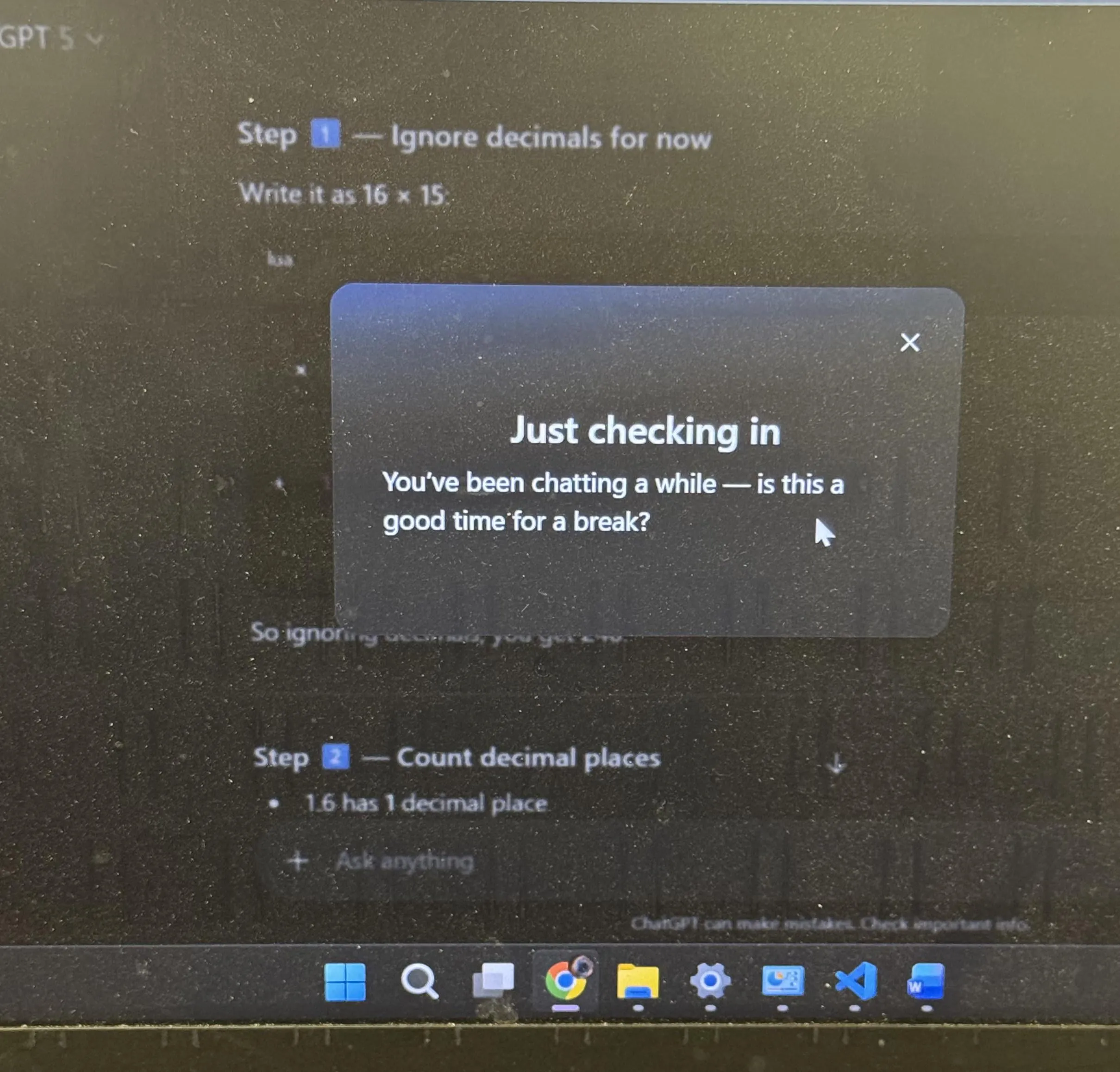ChatGPT 사용자 경험 및 AI 의인화 논의: 휴식 제안 및 이모티콘